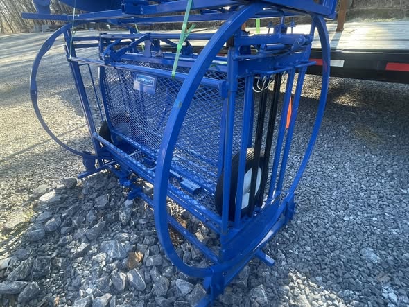 Sheep/Goat (Deluxe Spin Trim Chute)