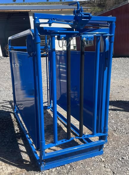 Self-Catch Head Gate & Chute