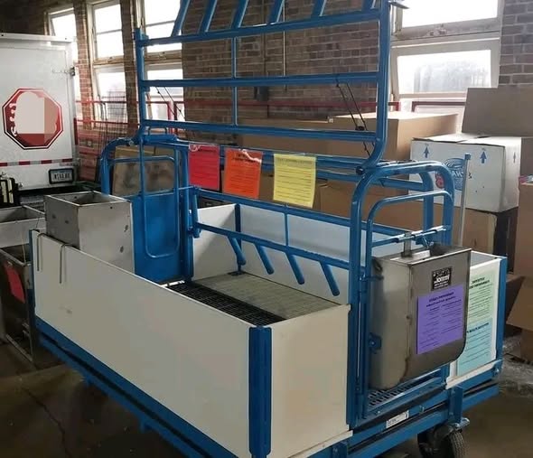Complete set Farrowing Crate