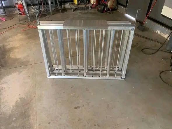 Livestock Fitting Pen