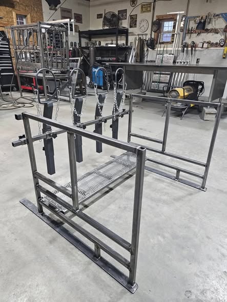 4 Head Heavy-Duty Show Rail