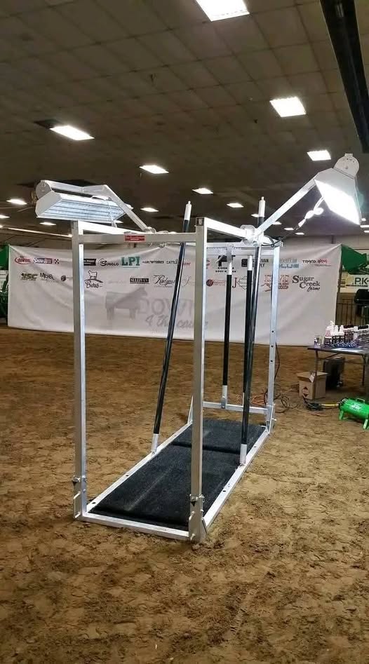 Grooming Chute