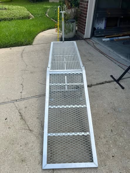 Foldable Ramp Trim Stand