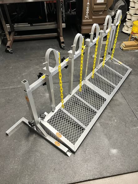 4-Head Show Rail
